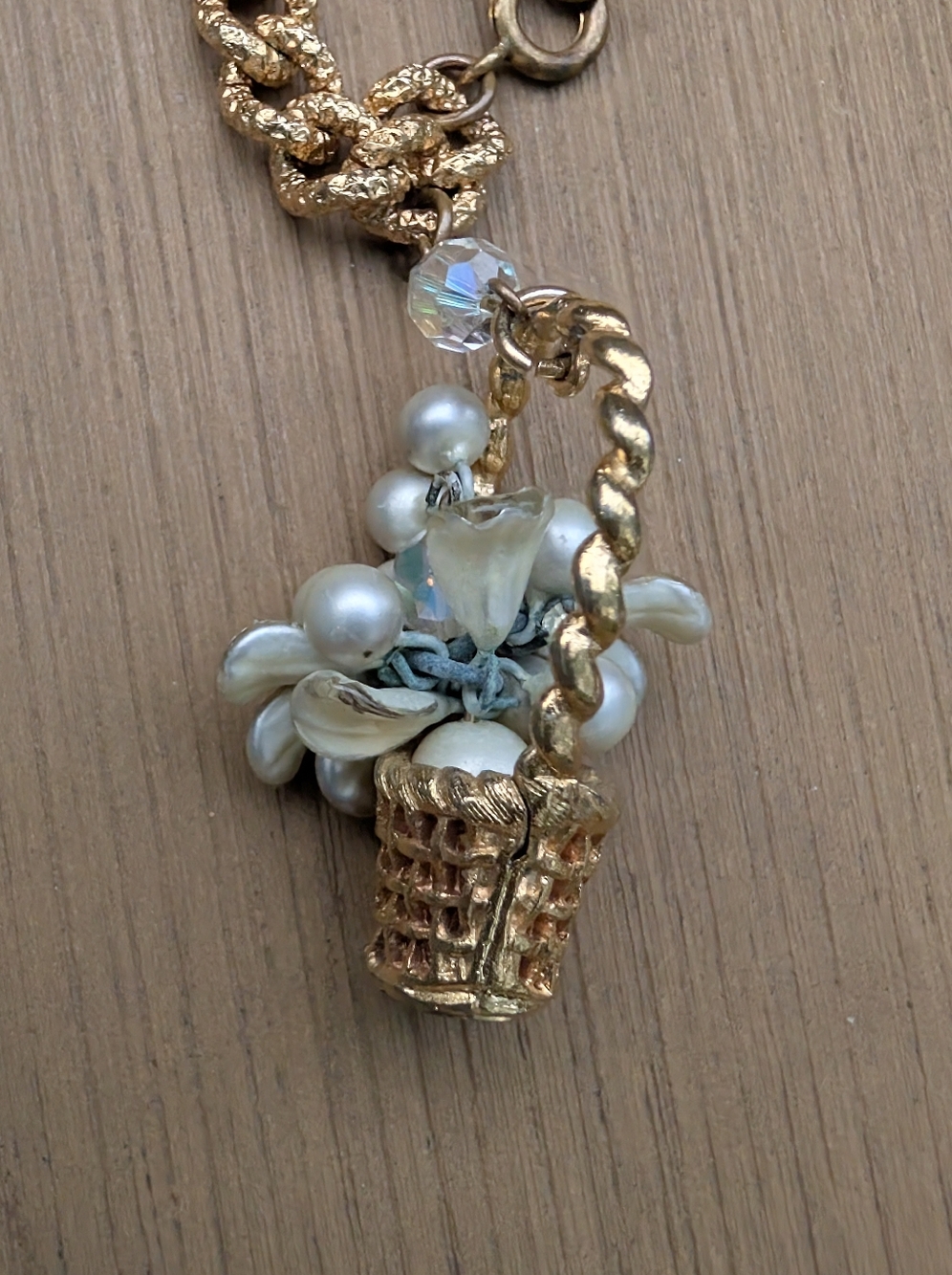 Vintage Gold Link Bracelet Charm Bracelet Pear Lillies Gold Basket - Picture 5 of 12